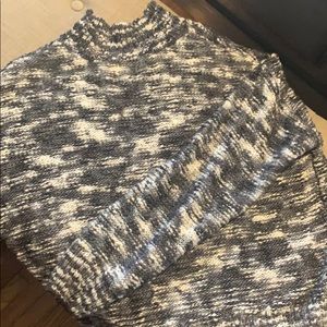 Long sleeved super comfy sweater!